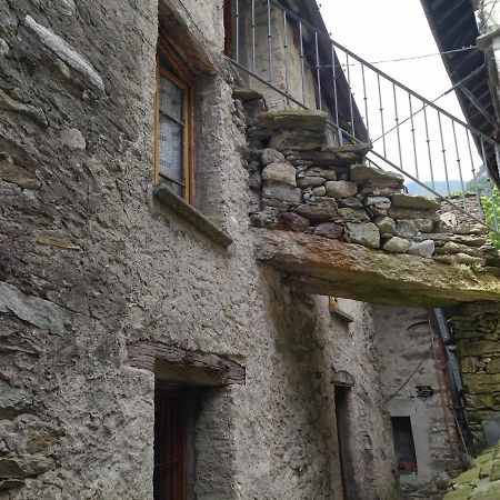 Il Fiume Di Fianco. Appartamento Alta Valsesia Mollia Kültér fotó